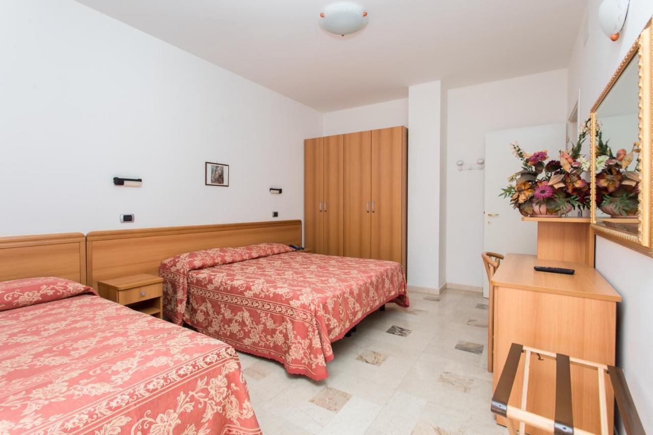 Hotel Residence Des Bains Cesenatico Exterior photo